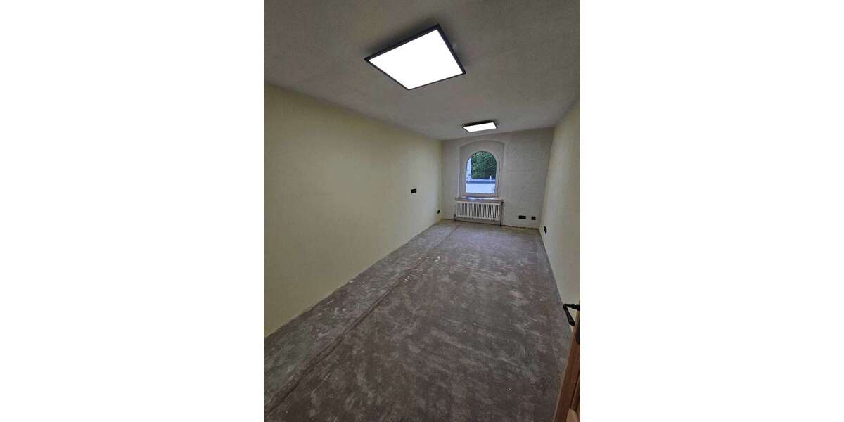 Vielseitige Immobilie im Industriestil – mit Stellplätzen, Eventfläche & Ausbaupotenzial zimmer