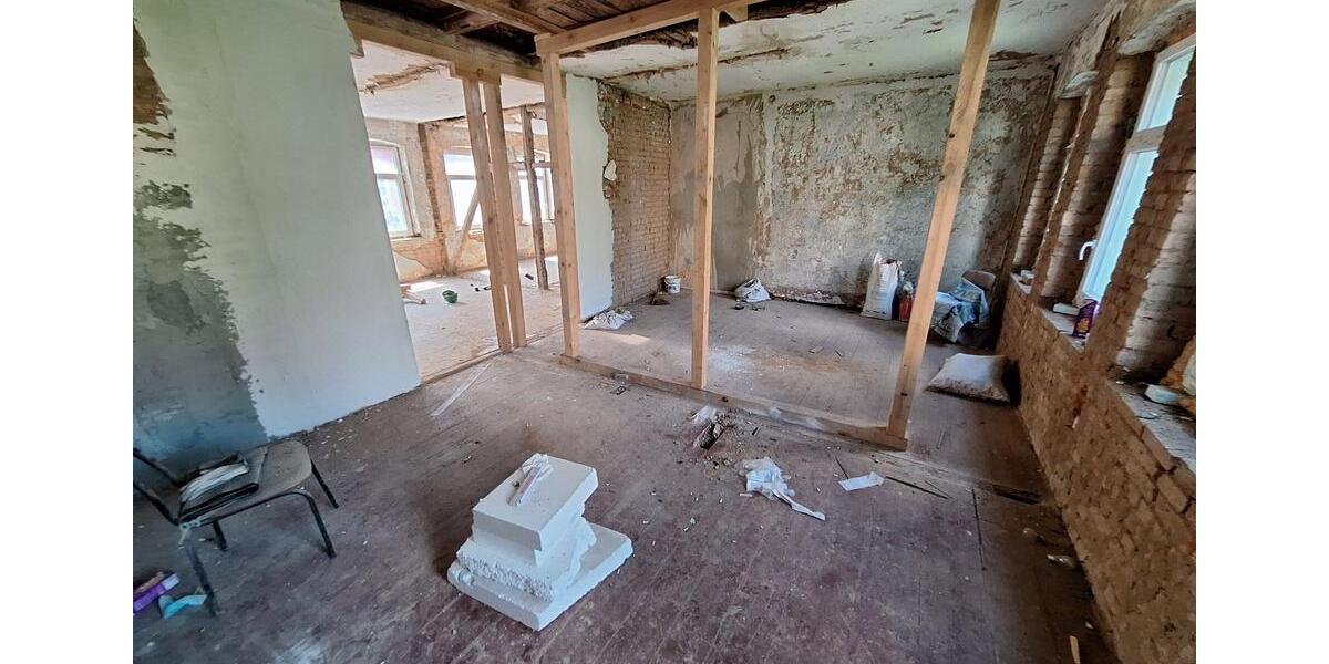 Renovierungsbedürftiges Haus in 09337 Hohenstein-Ernstthal 10 zimmer