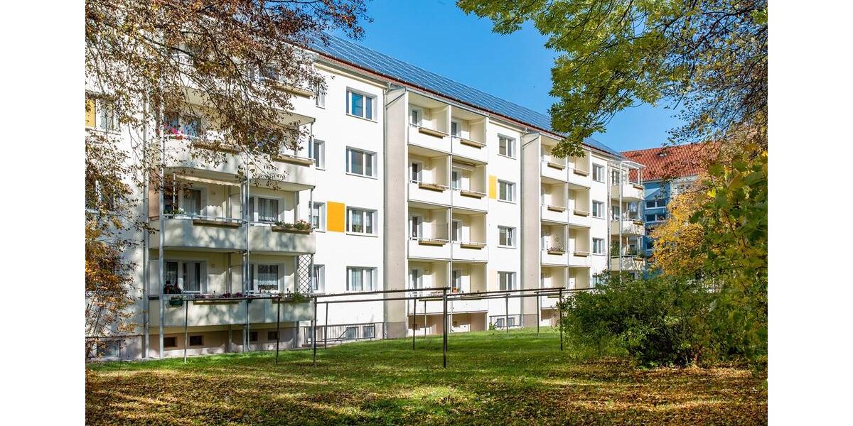3-Raumwohnung mit Wanne und Balkon zimmer