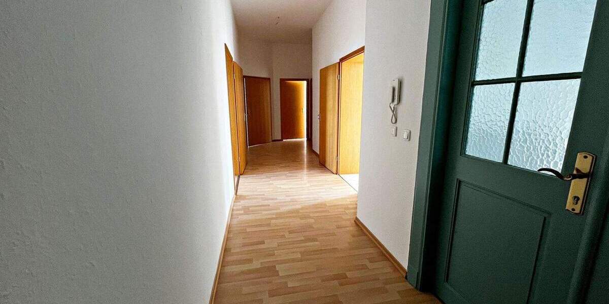 Etagenwohnung Chemnitz Kaßberg - 3 Zimmer, 101 m&sup2;, 600&euro; | Angebot:26157399