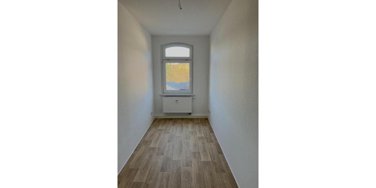 Etagenwohnung Zschopau - 4 Zimmer, 80 m&sup2;, 480&euro; | Angebot:26004571