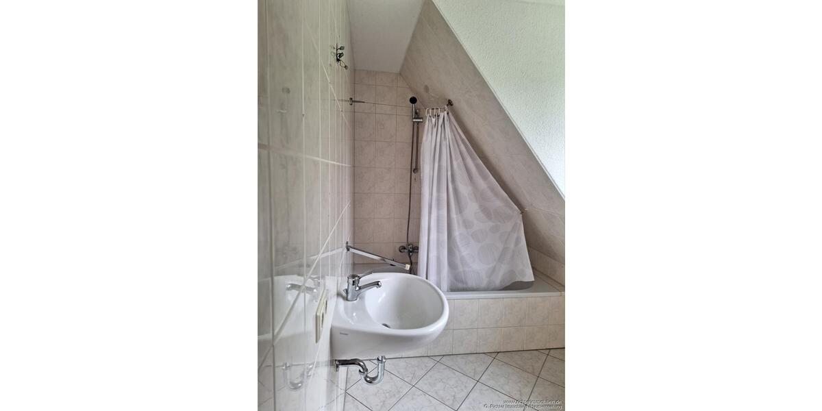 Dachgeschoßwohnung Großschirma - 2 Zimmer, 49 m&sup2;, 295&euro; | Angebot:26334773