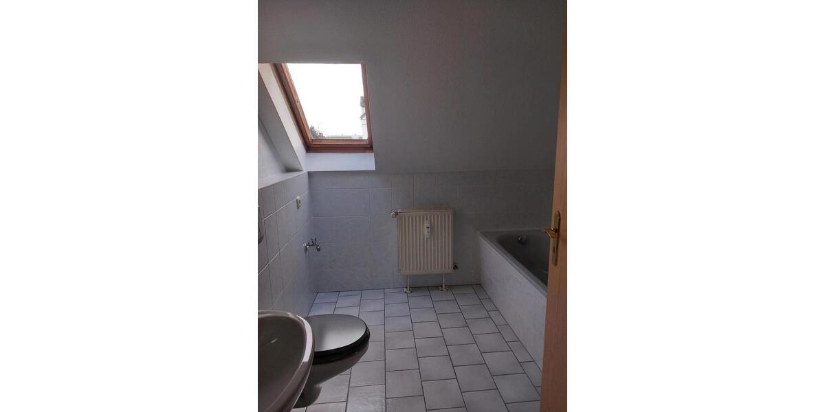 Dachgeschoßwohnung Chemnitz Rabenstein - 2 Zimmer, 45 m&sup2;, 270&euro; | Angebot:26523217
