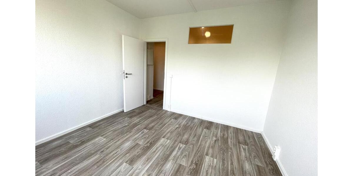 Etagenwohnung Chemnitz Kapellenberg - 4 Zimmer, 69 m&sup2;, 408&euro; | Angebot:26339483