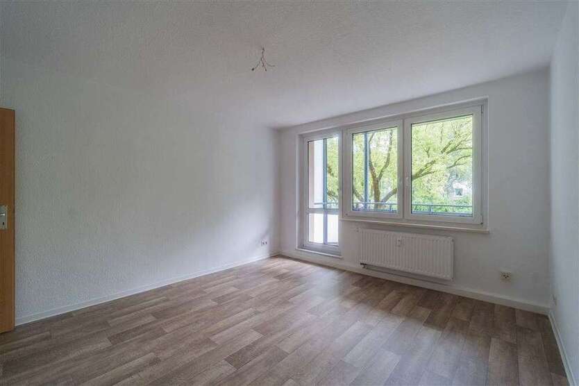 Wohnung zum Mieten in Chemnitz 343 € 60.22 m²