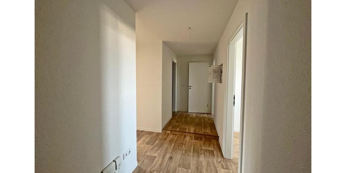 Dachgeschoßwohnung Chemnitz Kapellenberg - 2 Zimmer, 57 m&sup2;, 300&euro; | Angebot:25648405