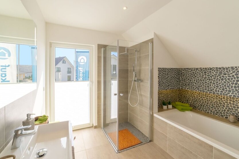 Besonderes Doppelhaus mit zwei schönen großen Wohnungen unter einem Dach 6 zimmer