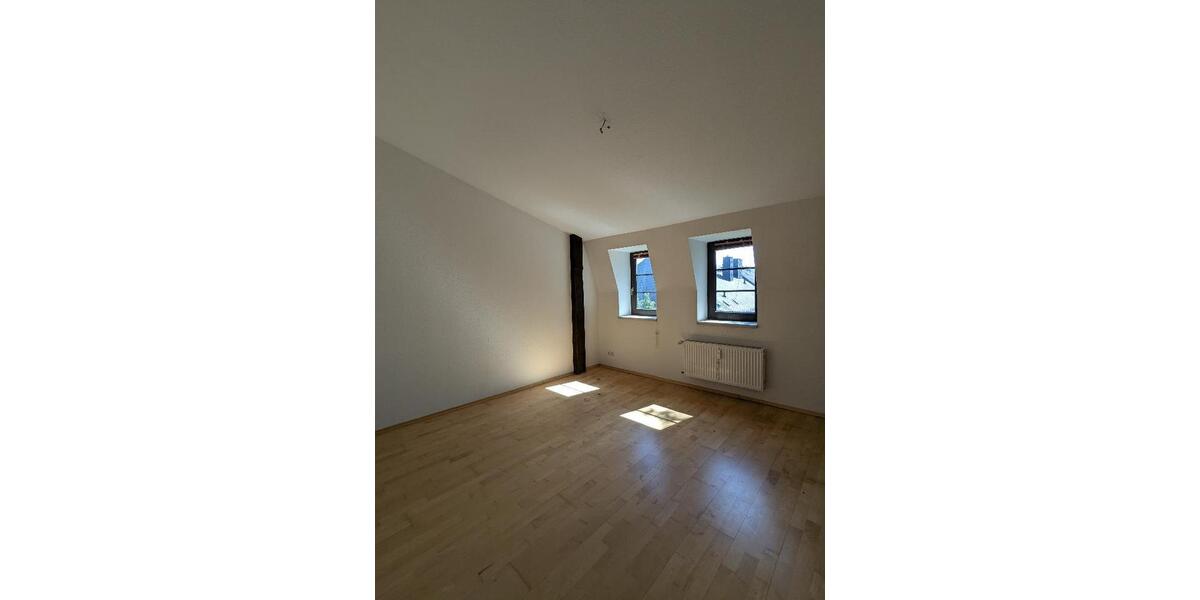 Dachgeschoßwohnung Chemnitz Altendorf - 5 Zimmer, 280 m&sup2;, 1.450&euro; | Angebot:26087623