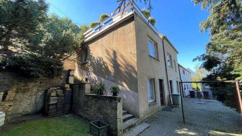 Haus zum Kaufen in Döbeln 35.000 € 90 m²