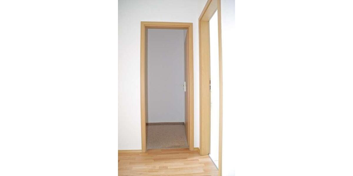 Dachgeschoßwohnung Chemnitz Ebersdorf - 2 Zimmer, 61 m&sup2;, 315&euro; | Angebot:24771463
