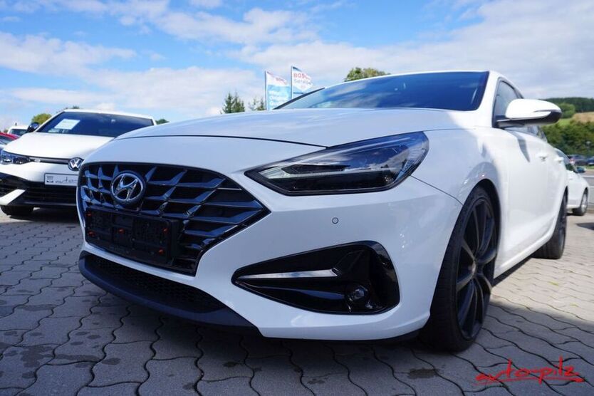 i30