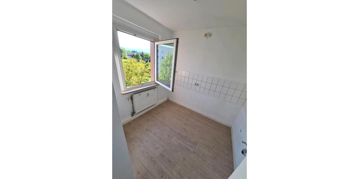 Etagenwohnung Chemnitz Rabenstein - 4 Zimmer, 80 m&sup2;, 92.000&euro; | Angebot:26550449