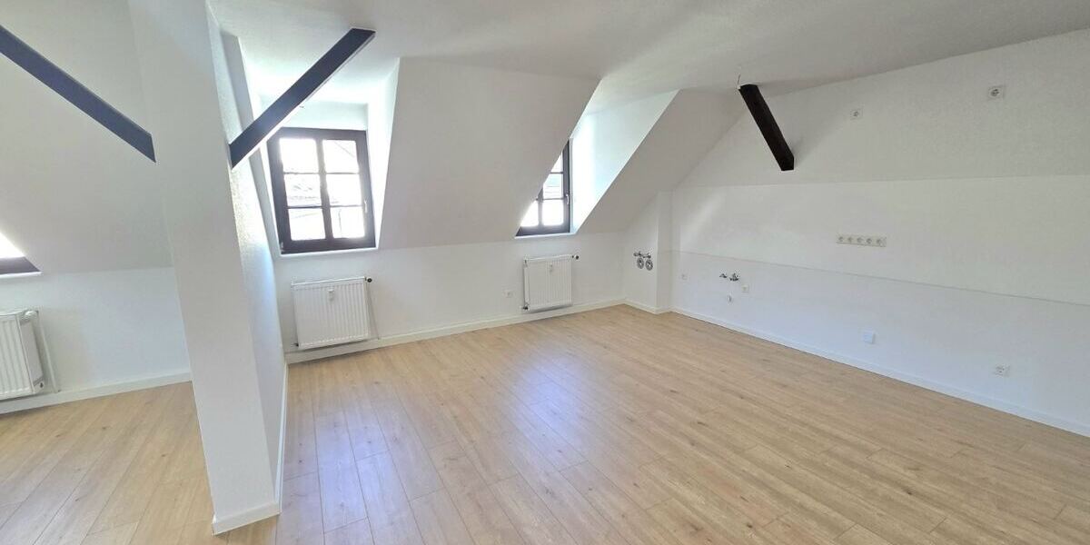 Viel Platz unterm Dach: 5‑Zimmer-Wohnung mit Sichtbalken & Tageslichtbad! - Etagenwohnung Chemnitz Gablenz | Angebot:26674854