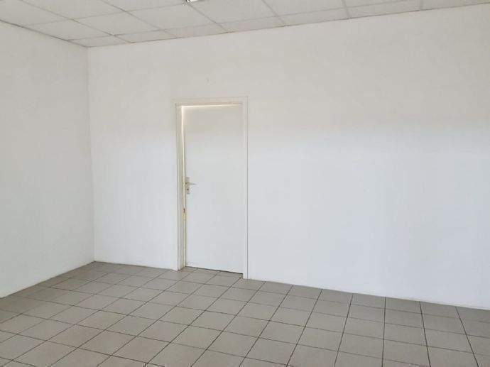 **GROßZÜGIGE BÜROFLÄCHE IN DER PASSAGE AM STADION IN LICHTENSTEIN**** 4 zimmer