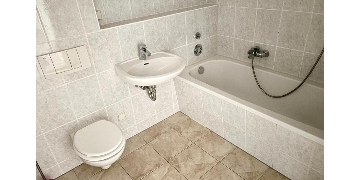 Etagenwohnung Chemnitz Altendorf - 4 Zimmer, 92 m&sup2;, 475&euro; | Angebot:23783976