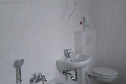 Schöne helle ,sonnige und warme 3 Zimmer Wohnung im 3 OG 3 zimmer