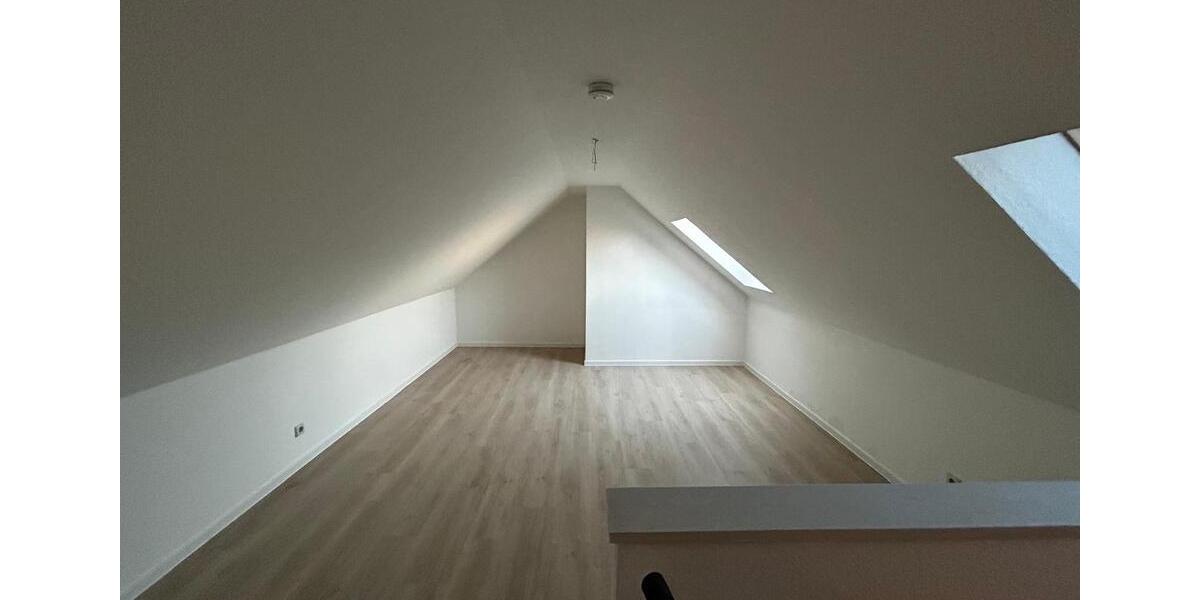 Dachgeschoßwohnung Chemnitz Ebersdorf - 3 Zimmer, 75 m&sup2;, 350&euro; | Angebot:26165282