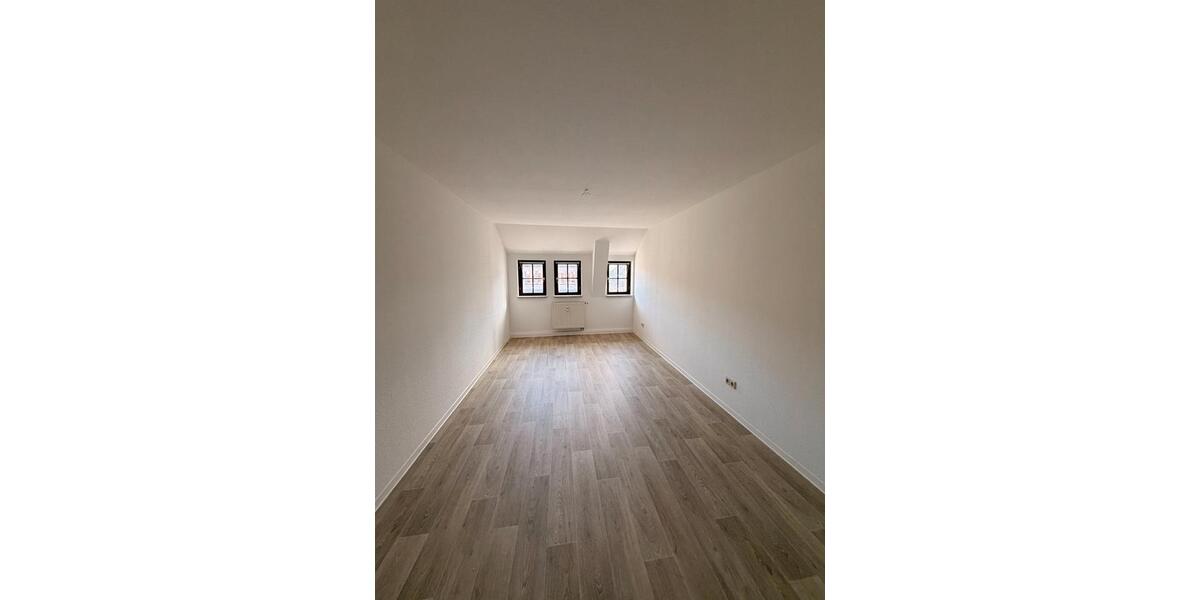 Etagenwohnung Oederan - 2 Zimmer, 63 m&sup2;, 400&euro; | Angebot:26105050