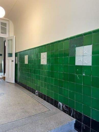 HOCHWERTIGE WOHNUNG MIT PARKETT, FUßBODENHEIZUNG, BALKON MIT GARTENANTEIL SOWIE EBK 3 zimmer