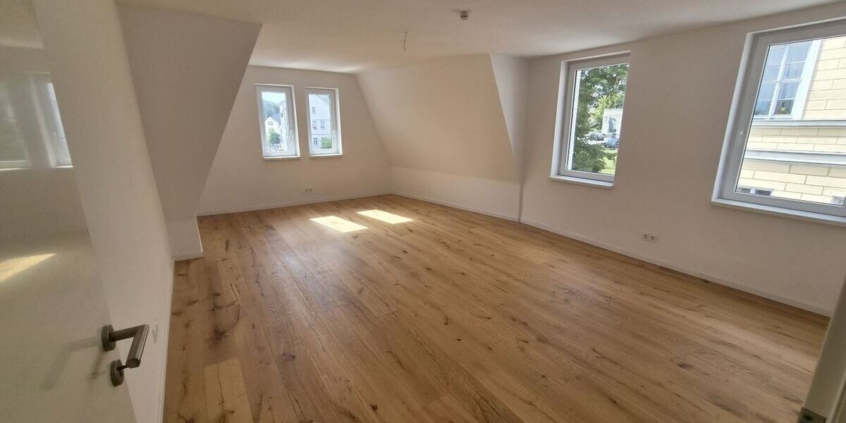 Familienfreundliche 4-Zimmer-Wohnung mit Balkon und offenem Wohnbereich - Etagenwohnung Hainichen | Angebot:27212357