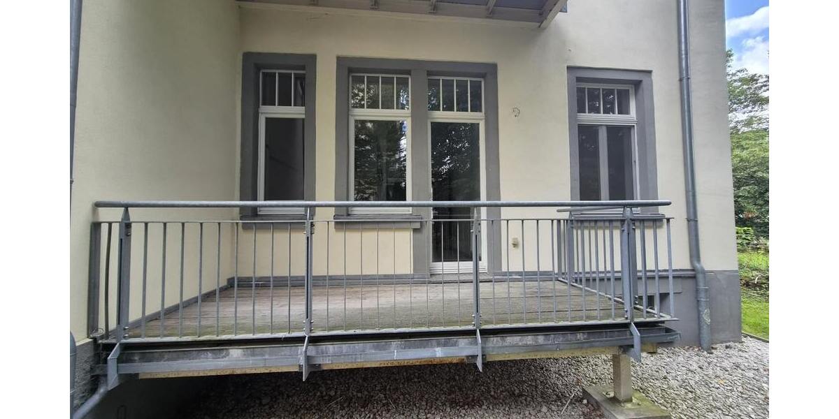 Stilvoll Wohnen ohne viel Treppensteigen - ab sofort hier mit Balkon und Einbauküche möglich! - Erdgeschoßwohnung Chemnitz Altendorf | Angebot:27302873