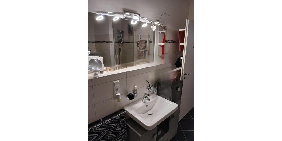 Dachgeschoßwohnung Chemnitz Ebersdorf - 2 Zimmer, 69 m&sup2;, 90.000&euro; | Angebot:25723901