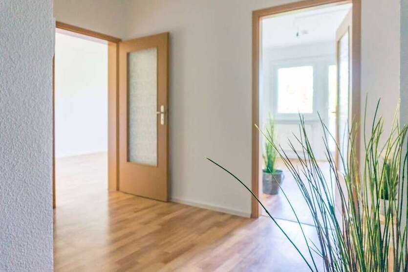 Wohnung zum Mieten in Chemnitz 327 € 60.74 m²
