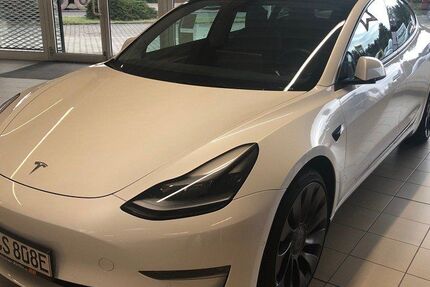 Tesla Model 3 27.000 km 37.990 € Zwickau 08064