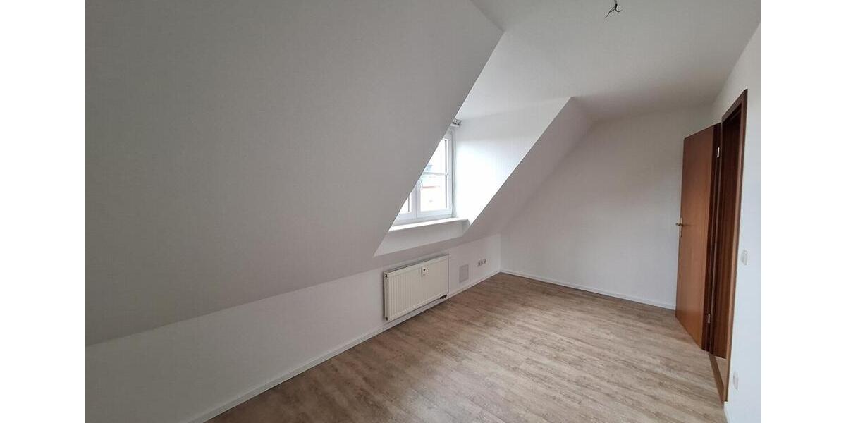 Dachgeschoßwohnung Großschirma - 2 Zimmer, 49 m&sup2;, 295&euro; | Angebot:26334773