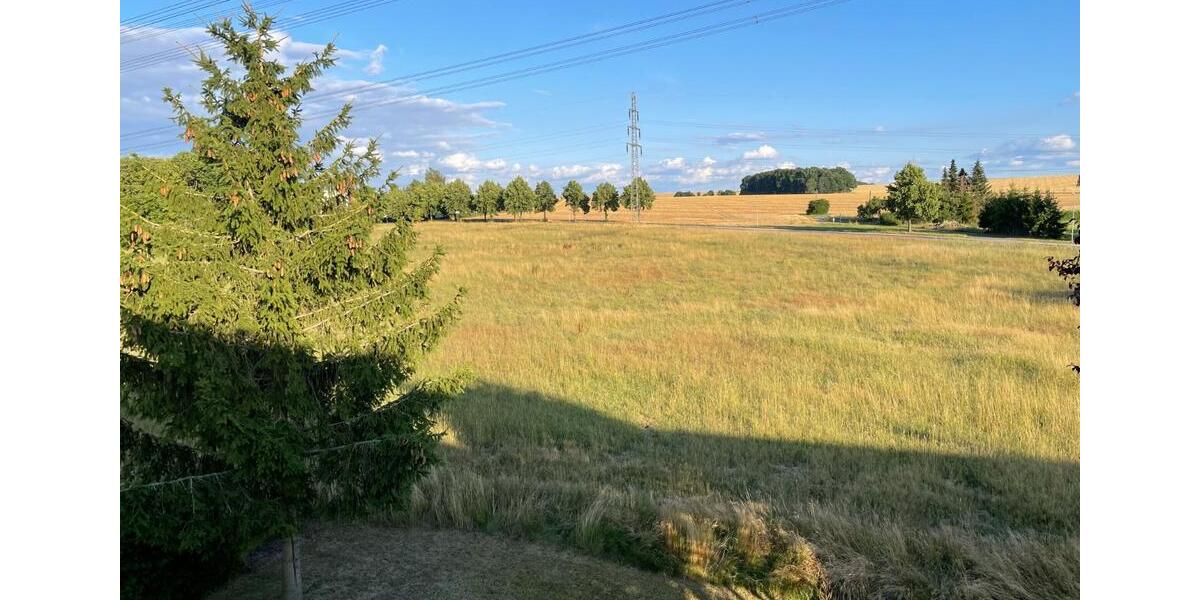 Schöne 3-Raum-Dachgeschosswohnung mit Einbauküche und Stellplatz 3 zimmer