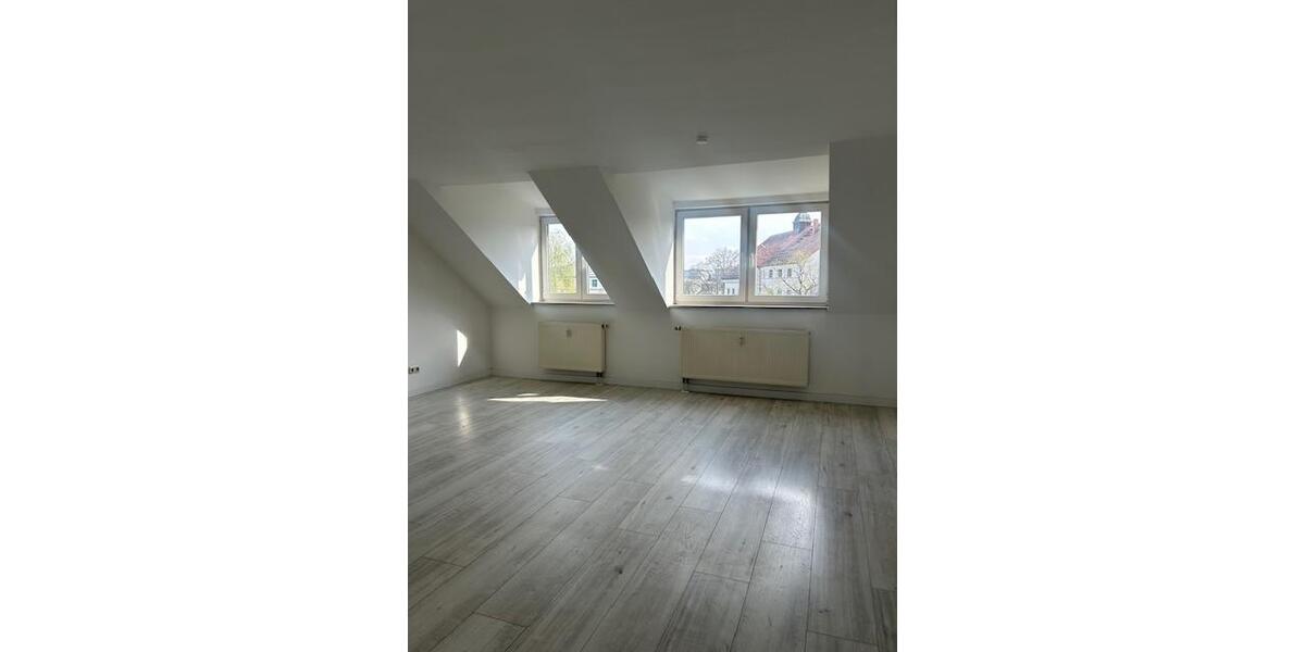 Dachgeschoßwohnung Chemnitz - 2 Zimmer, 61 m&sup2;, 365&euro; | Angebot:26665625