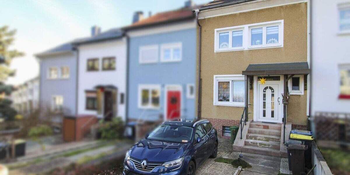 Ab Frühsommer bezugsfreies Reihenmittelhaus mit Garten und 2 Stellplätzen in Borna Heinersdorf 5 zimmer