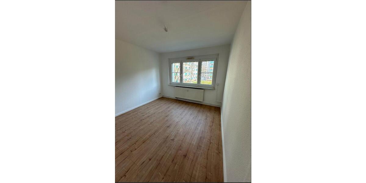 Erdgeschoßwohnung Chemnitz Markersdorf - 3 Zimmer, 68 m&sup2;, 650&euro; | Angebot:26617962