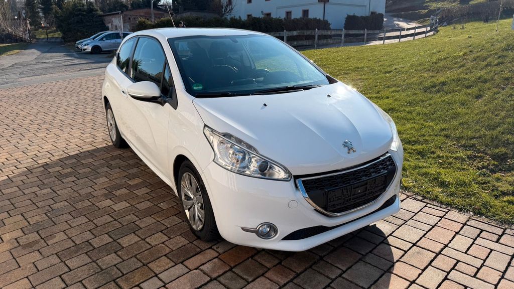 Peugeot 208 103.000 km 4.000 &euro; Drebach 09430