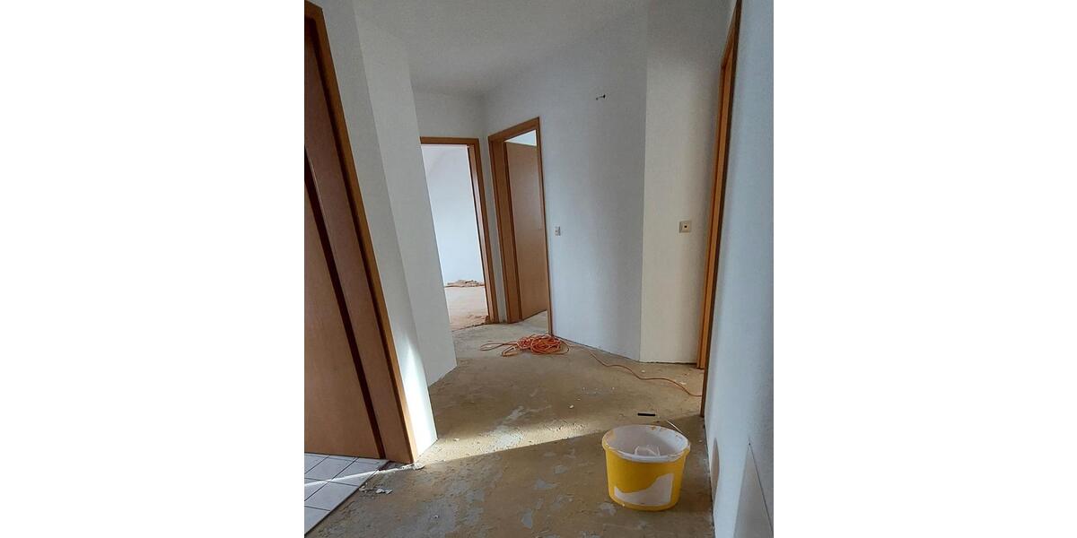 Dachgeschoßwohnung Burgstädt - 3 Zimmer, 82 m&sup2;, 90.000&euro; | Angebot:26828057