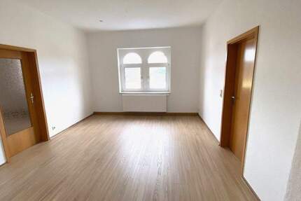 Wohnung Flöha - 2 Zimmer, 67 m&sup2;, 350&euro; | Angebot:25340777