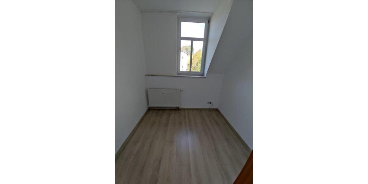 Dachgeschoßwohnung Grünhainichen - 3 Zimmer, 55 m&sup2;, 240&euro; | Angebot:12497011