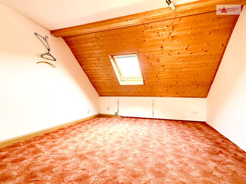 Reihenmittelhaus Zschopau - 9 Zimmer, 210 m&sup2;, 69.000&euro; | Angebot:25688210