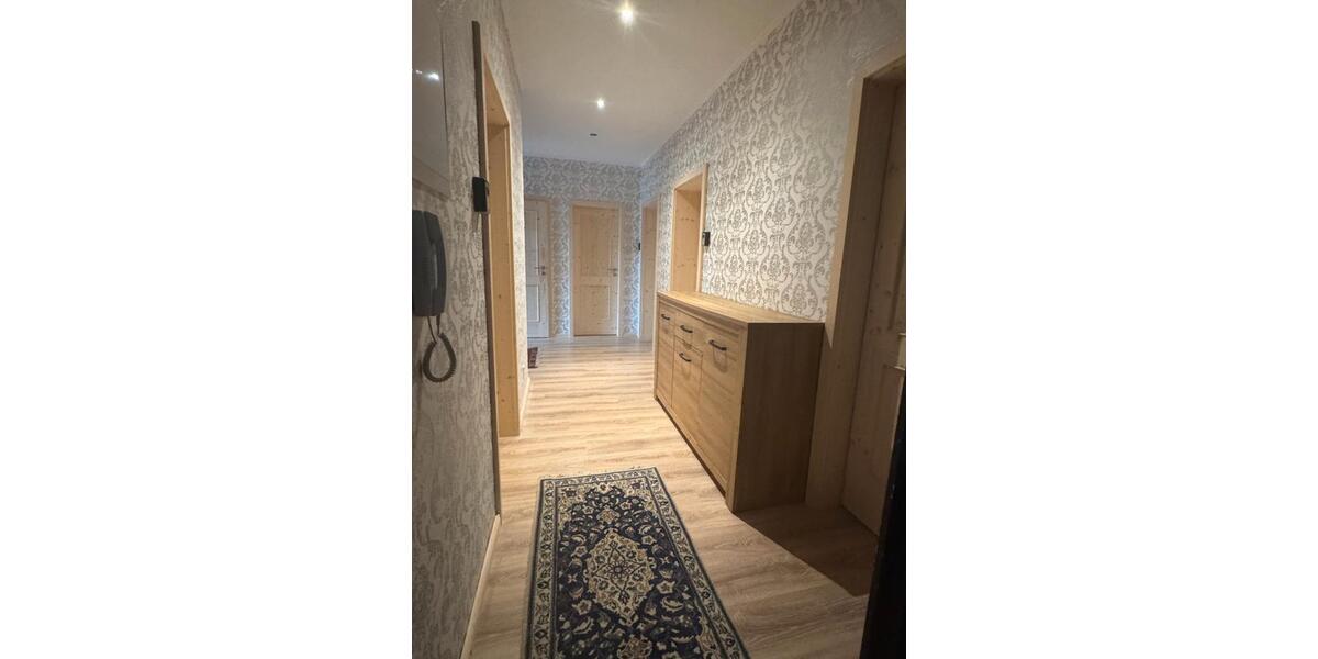 Hochparterre Chemnitz Helbersdorf - 4 Zimmer, 92 m&sup2;, 145.000&euro; | Angebot:26302745