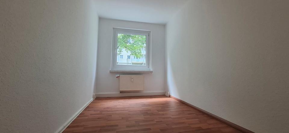 Erdgeschoßwohnung Chemnitz Helbersdorf - 3 Zimmer, 56 m&sup2;, 330&euro; | Angebot:26083639