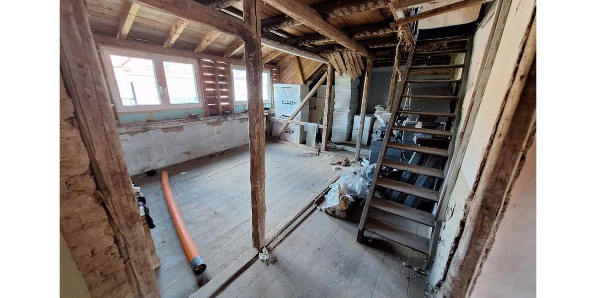 Renovierungsbedürftiges Haus in 09337 Hohenstein-Ernstthal 10 zimmer