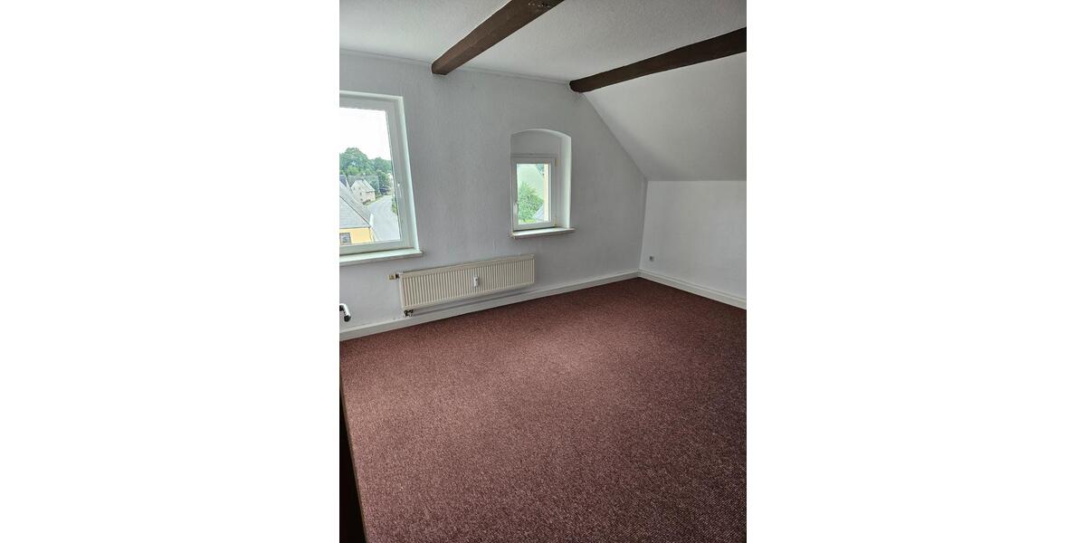 Dachgeschoßwohnung Oederan - 3 Zimmer, 78 m&sup2;, 390&euro; | Angebot:25874766