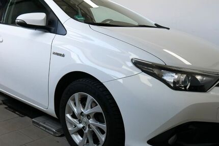 Toyota Auris 102.822 km 13.490 &euro; Chemnitz 09114