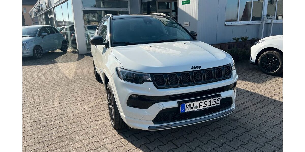 Jeep Compass 28.500 km 24.990 &euro; Burgstädt 09217