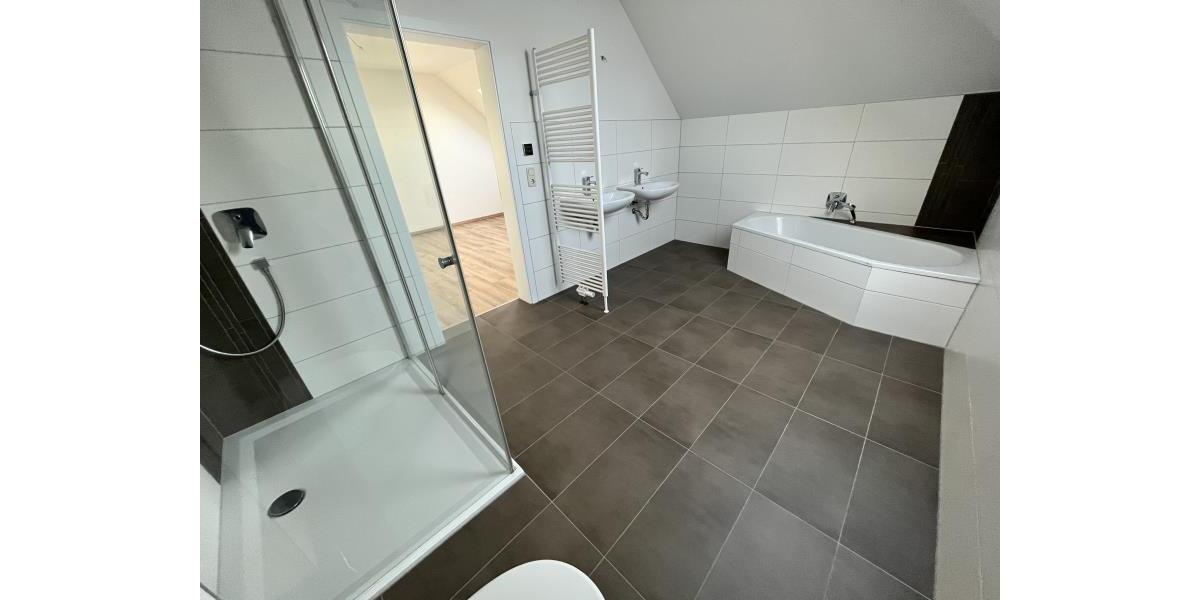 Etagenwohnung Frankenberg (Sachsen) - 5 Zimmer, 196 m&sup2;, 1.400&euro; | Angebot:26646285