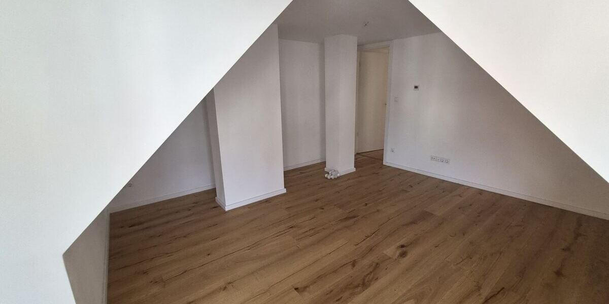 Familienfreundliche 4-Zimmer-Wohnung mit Balkon und offenem Wohnbereich - Etagenwohnung Hainichen | Angebot:27212357