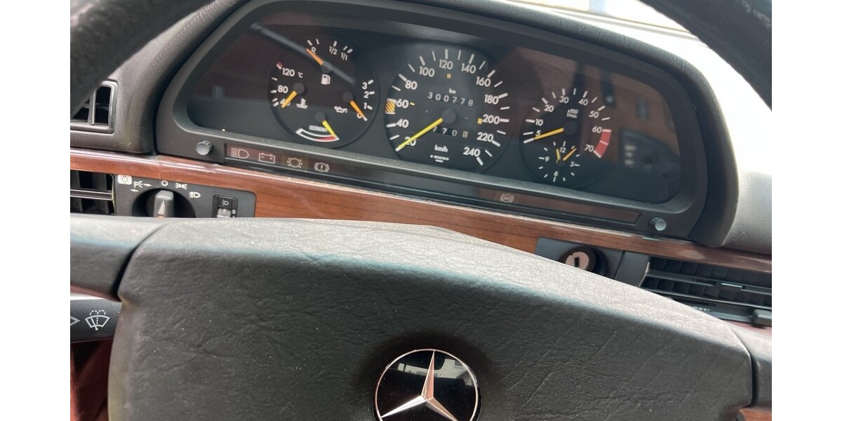 Mercedes-Benz 380 300.776 km 14.000 € Waldheim 04736