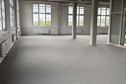 Büro in Zwönitz 1.453,92 € 223.68 m² zimmer