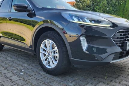 Ford Kuga 54.210 km 23.590 &euro; Glauchau 08371