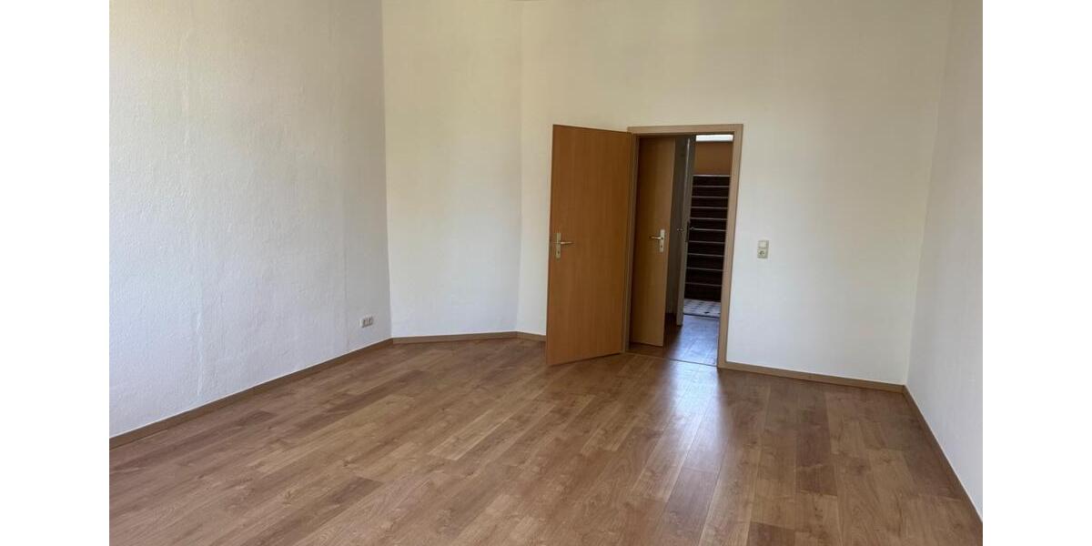 Etagenwohnung Waldheim - 5 Zimmer, 120 m&sup2;, 650&euro; | Angebot:26299942